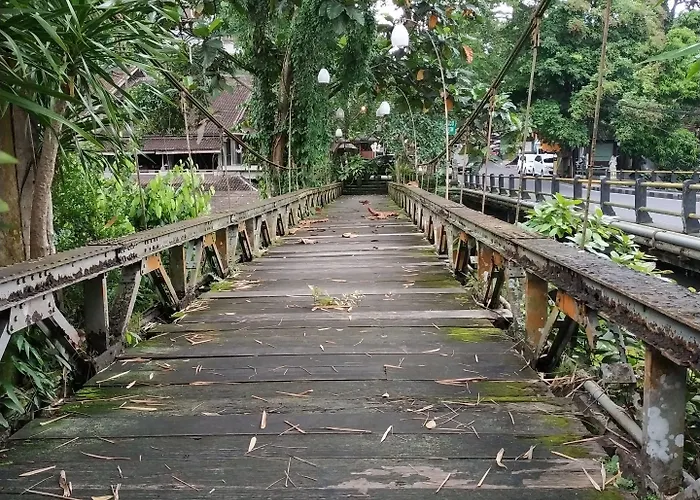 Sari Hotel 3*